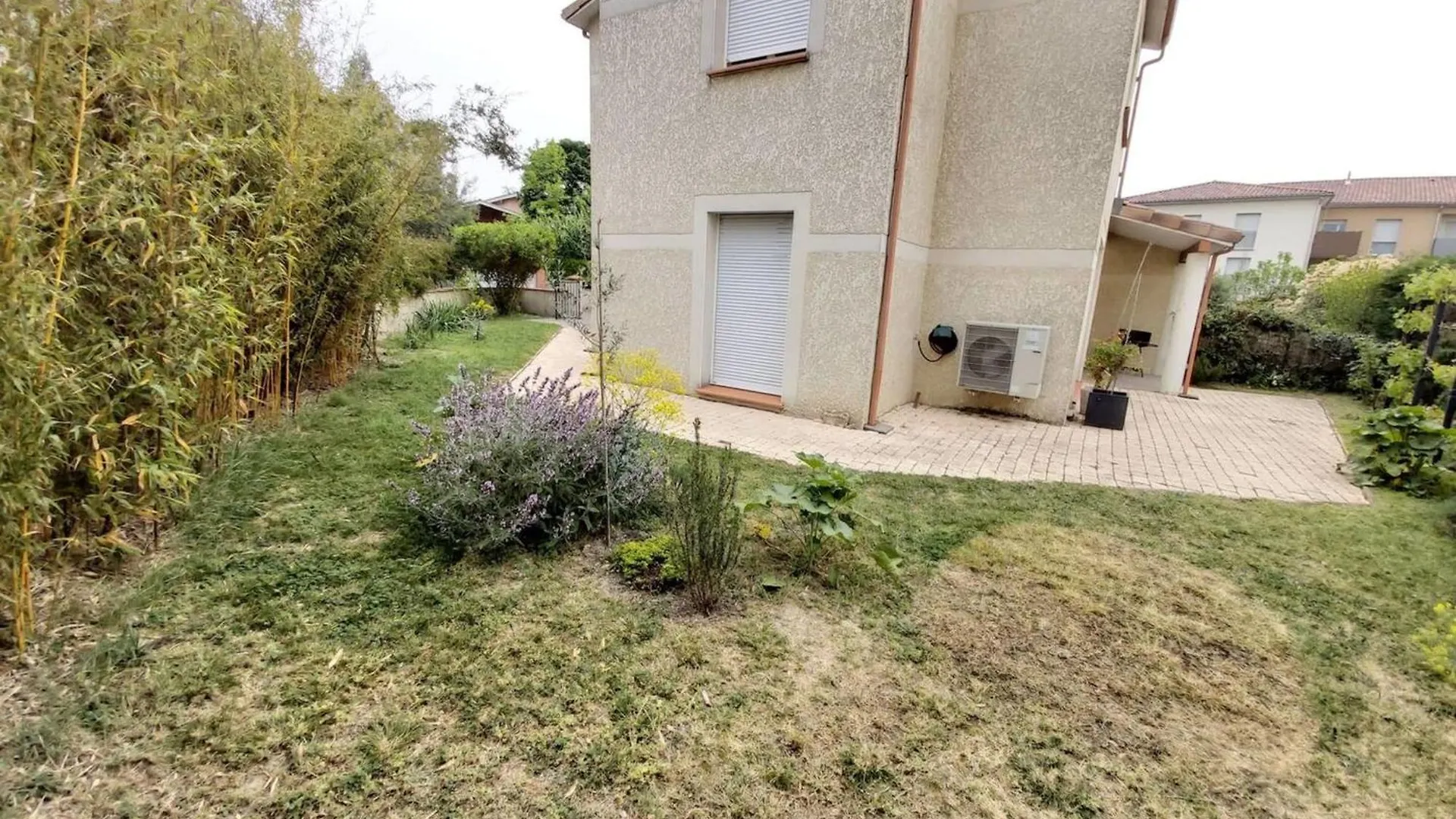 Splendid Family Home In Tuluza Apartament